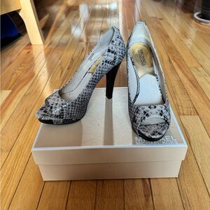 Michael Kors Women's Snakeskin Peep Toe Heels - Black and Gray